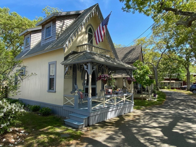 Martha Vineyard Cottage For Sale Is The Most Delightful Ever