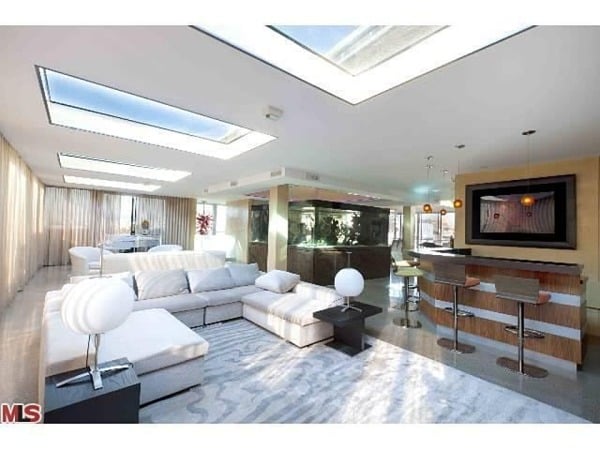 House and Hotel with a Glass Bottom Rooftop Pool - Rooftop Glass Bottom Pool Apartments