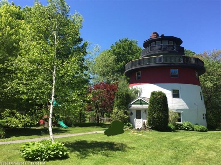 Lighthouse Style Home Has Curved Kitchen in Durham Maine