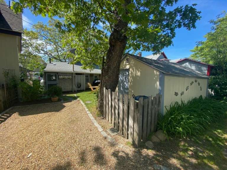 Martha Vineyard Cottage For Sale Is The Most Delightful Ever