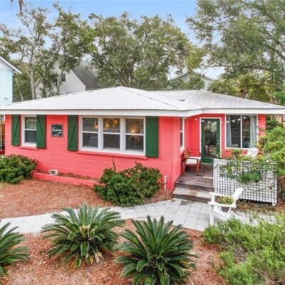 Mermaid Cottage - Castaway for sale