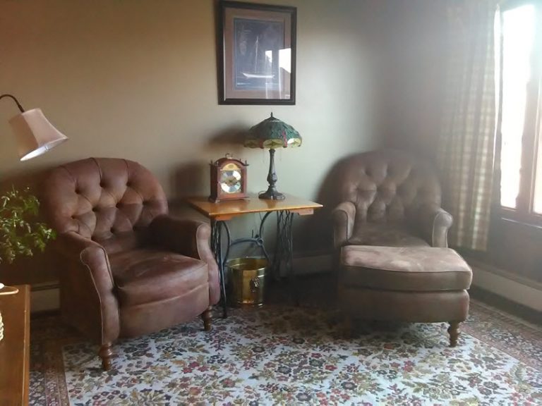 The Most Cozy Cute Cottage For Sale on Seneca Lake